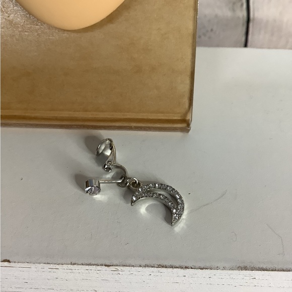 Clip-On Belly Button Ring - Picture 4 of 4